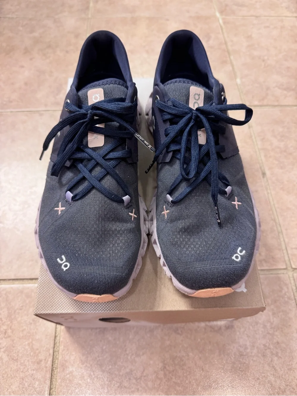 On Women's Running Shoes Cloud X 3 - Size 8.5